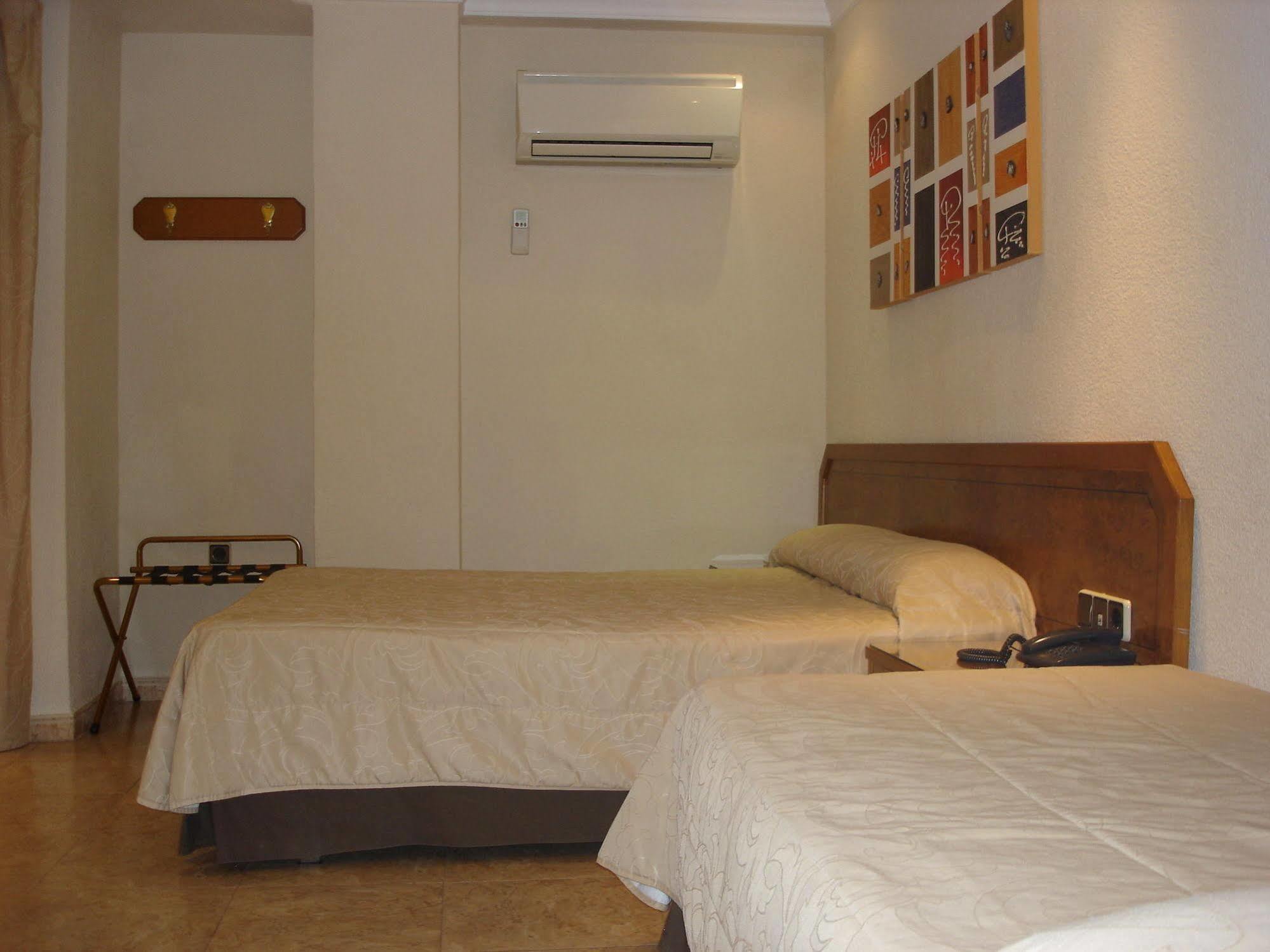 סילה Hostal Moreno מראה חיצוני תמונה